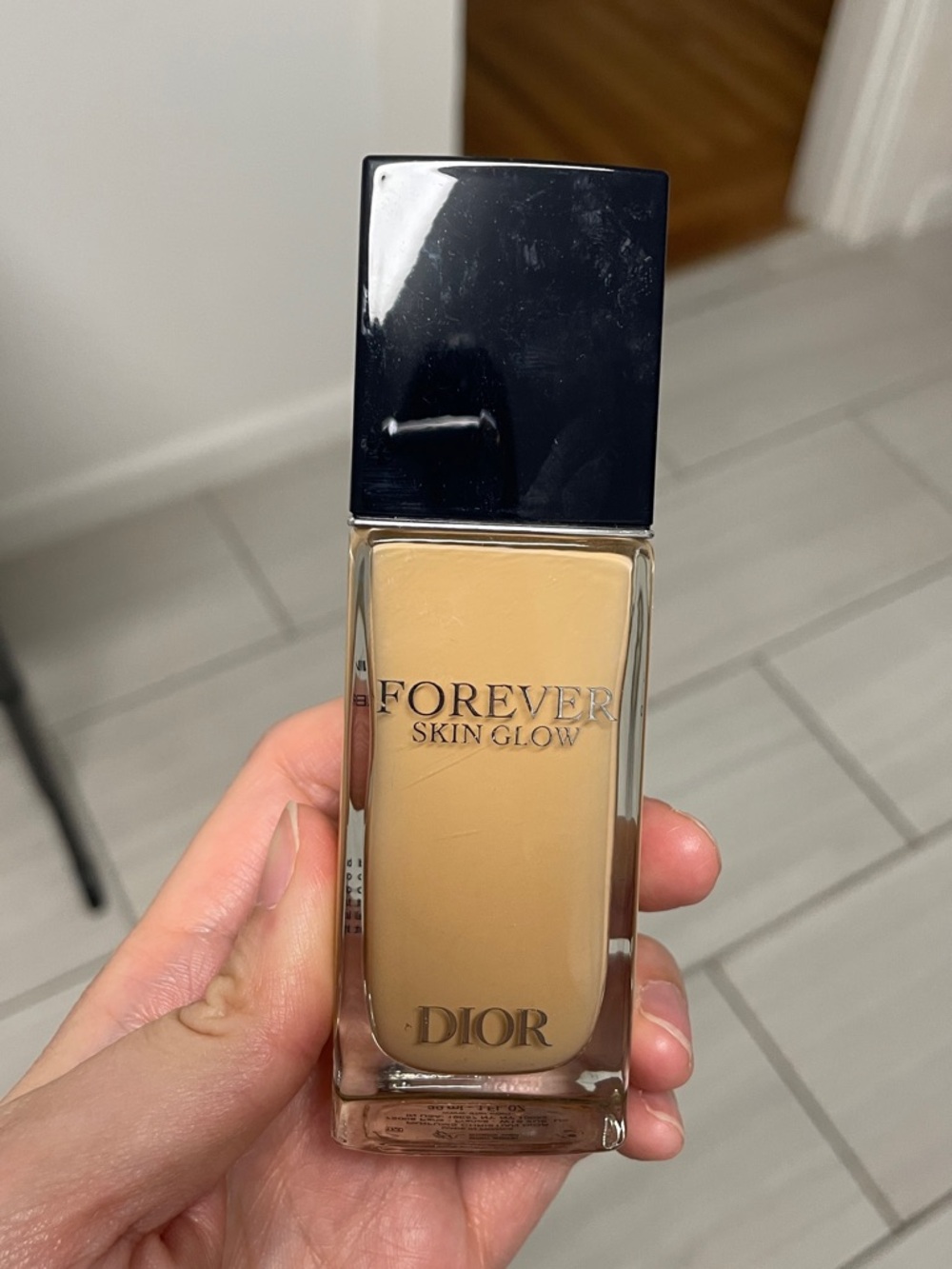 #2W Dior Forever Skin Glow 24hr Radiant Foundation 90% full exp:03/26